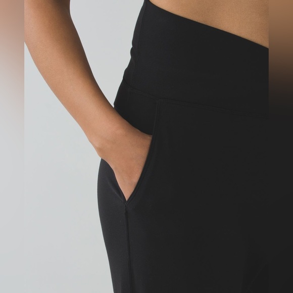 EUC Lululemon Sunset Salutation Crop in Black - Picture 6 of 15